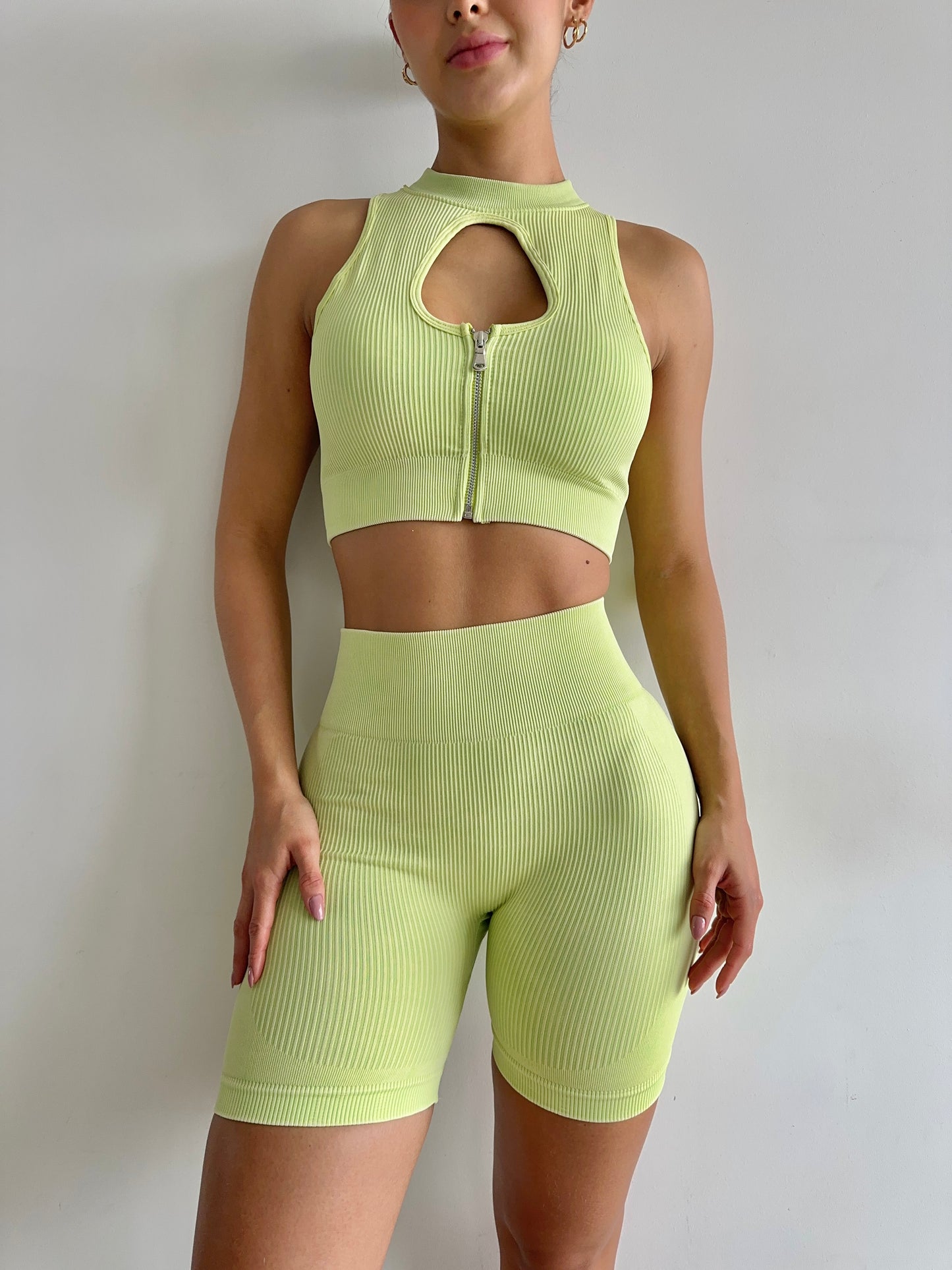 SET SHORT VERDE LIMÓN EFECTO LAVADO
