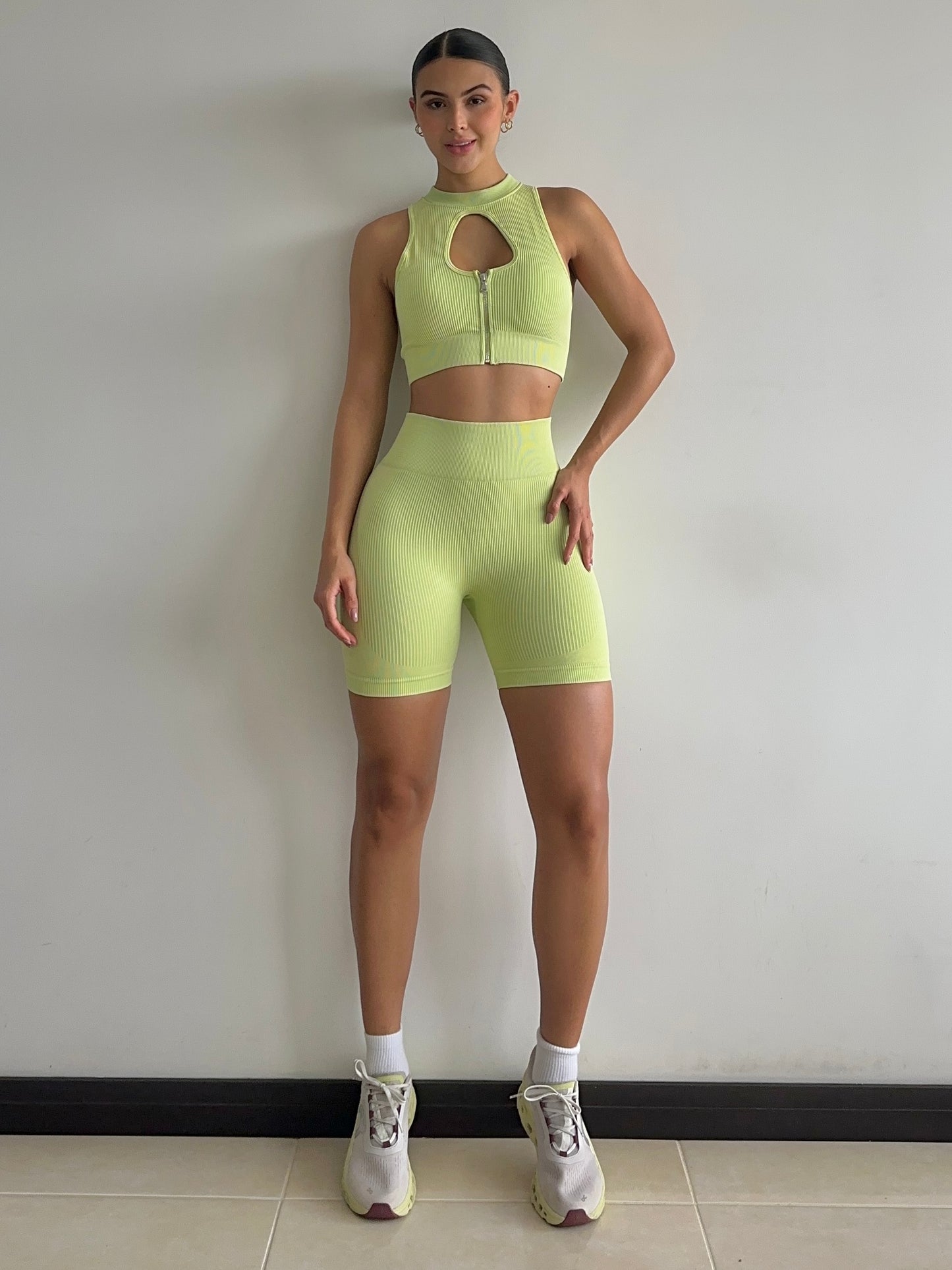 SET SHORT VERDE LIMÓN EFECTO LAVADO