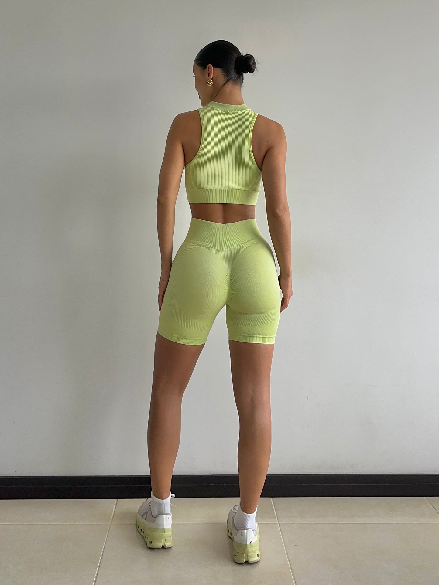 SET SHORT VERDE LIMÓN EFECTO LAVADO