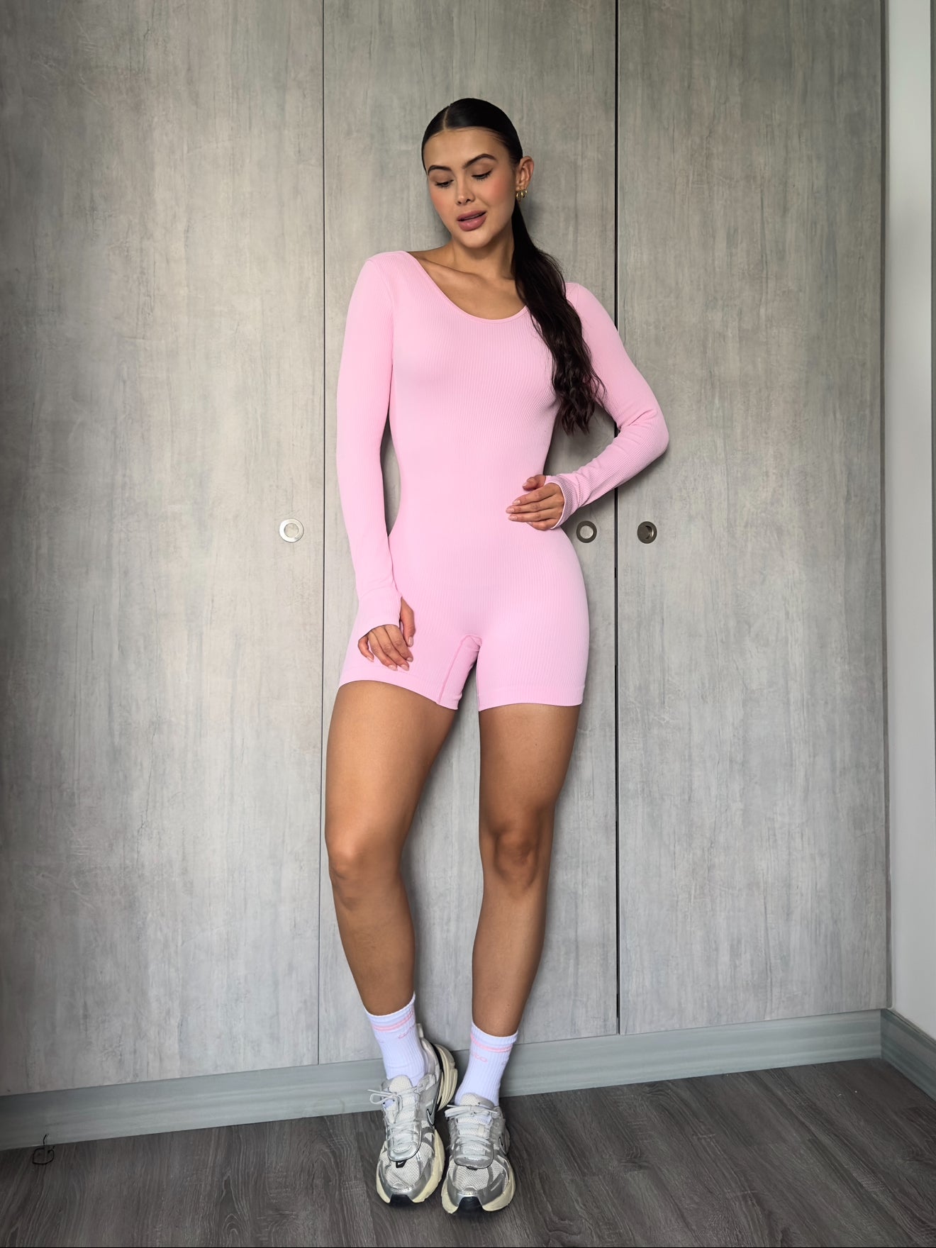 ENTERIZO CORTO MANGA LARGA H