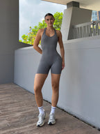 ENTERIZO CORTO CUADRADO ATRÁS