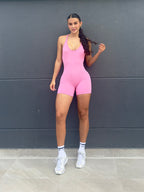 ENTERIZO CORTO CUADRADO ATRÁS