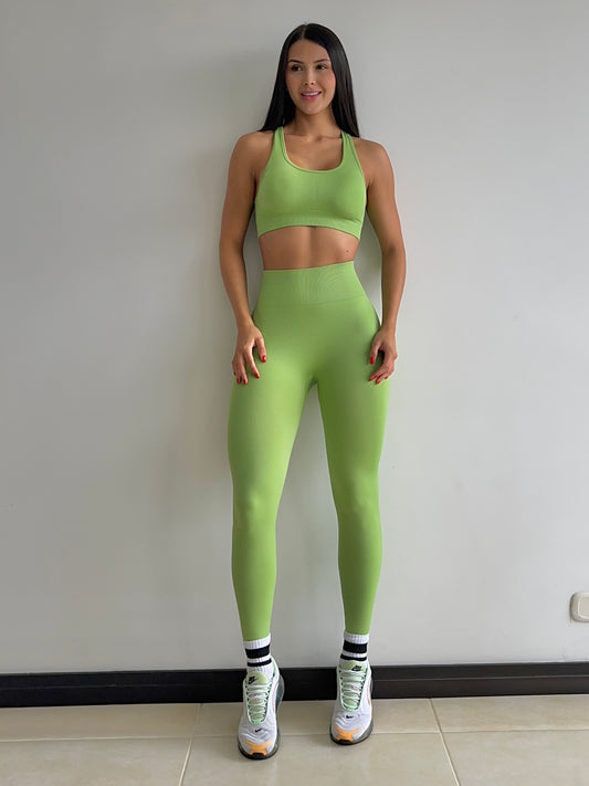 SET LEGGINS VERDE MANZANA PUSH UP