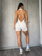 ENTERIZO CORTO CUADRADO ATRÁS