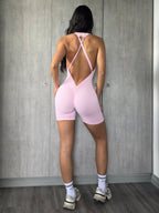 ENTERIZO CORTO CUADRADO ATRÁS