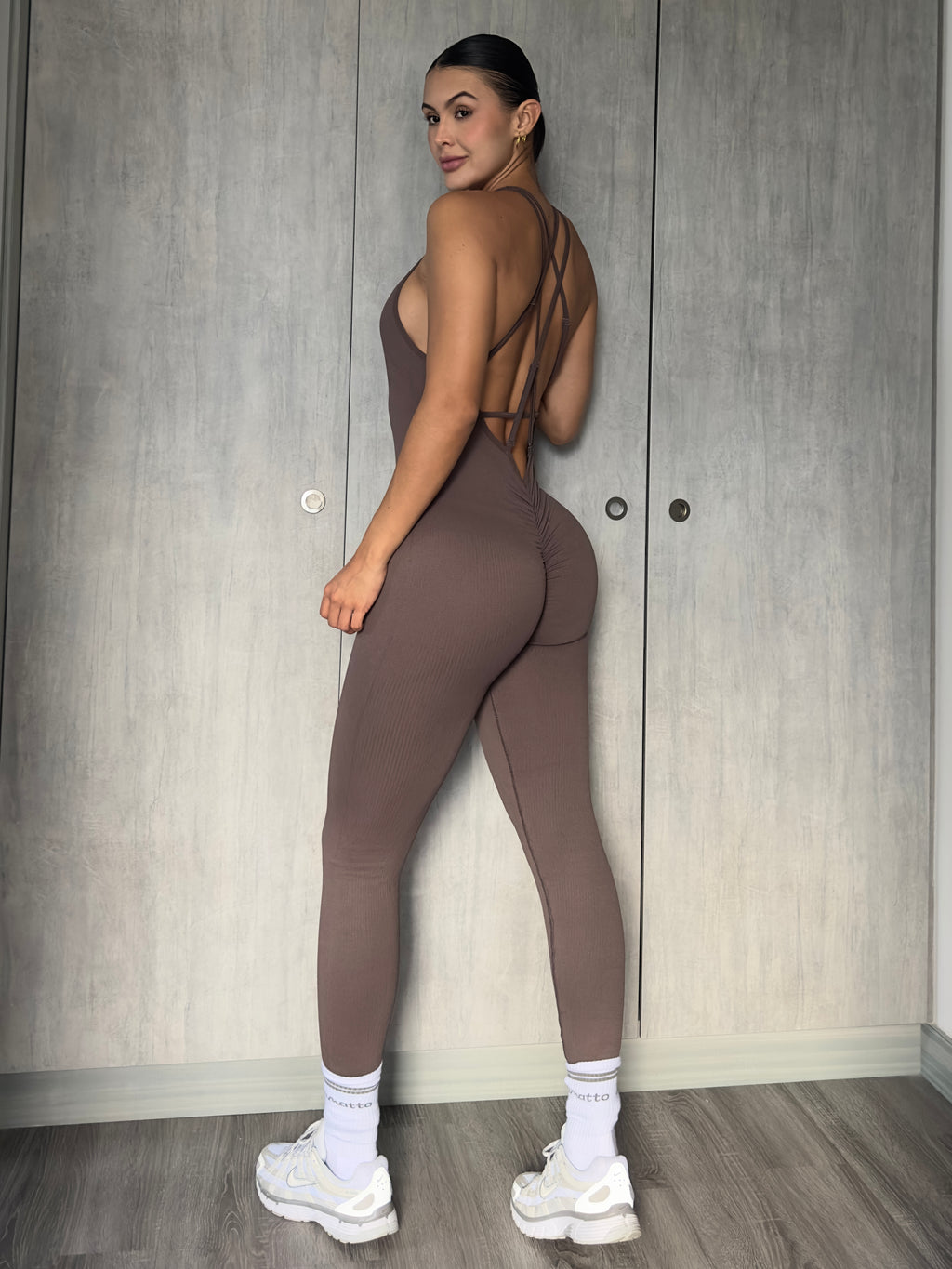 ENTERIZO LARGO TIRAS ATRÁS