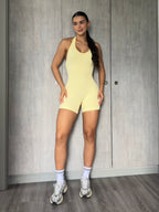 ENTERIZO CORTO AMARILLO PASTEL
