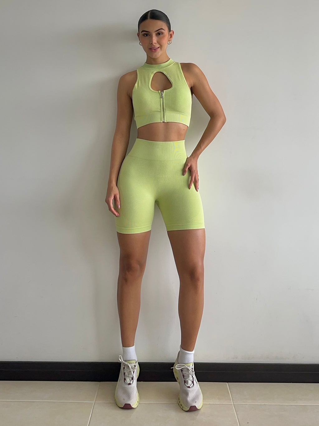 SET SHORT VERDE LIMÓN EFECTO LAVADO
