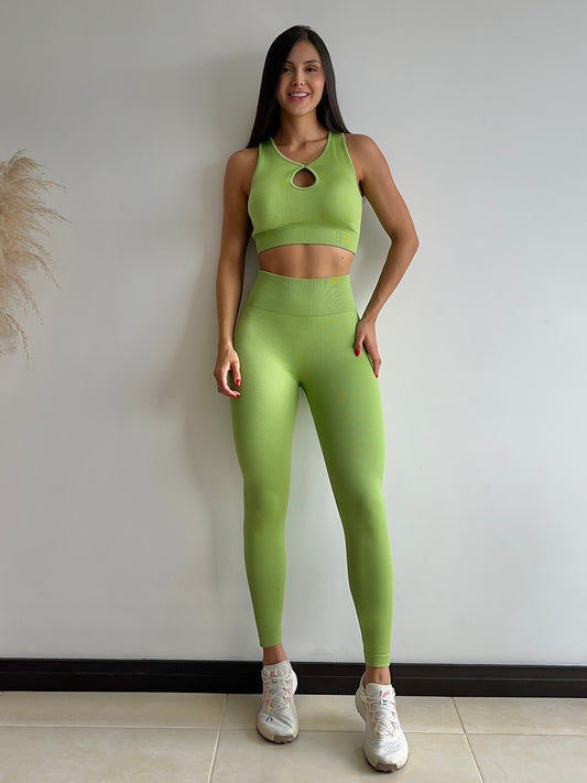 SET LEGGINS VERDE MANZANA PUSH UP