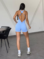 ENTERIZO CORTO CUADRADO ATRÁS